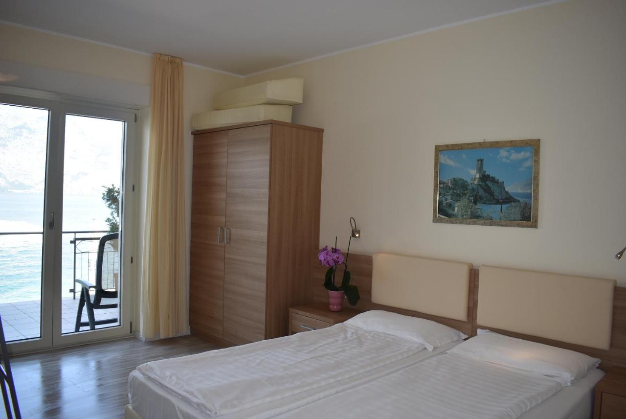 ברנצונה סול גארדה Hotel Garni Vela D'Oro מראה חיצוני תמונה