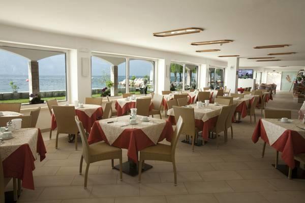 ברנצונה סול גארדה Hotel Garni Vela D'Oro מראה חיצוני תמונה