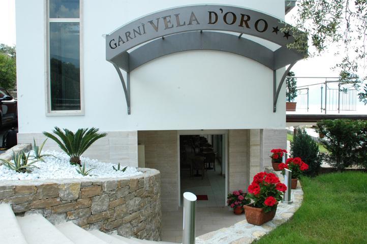 ברנצונה סול גארדה Hotel Garni Vela D'Oro מראה חיצוני תמונה