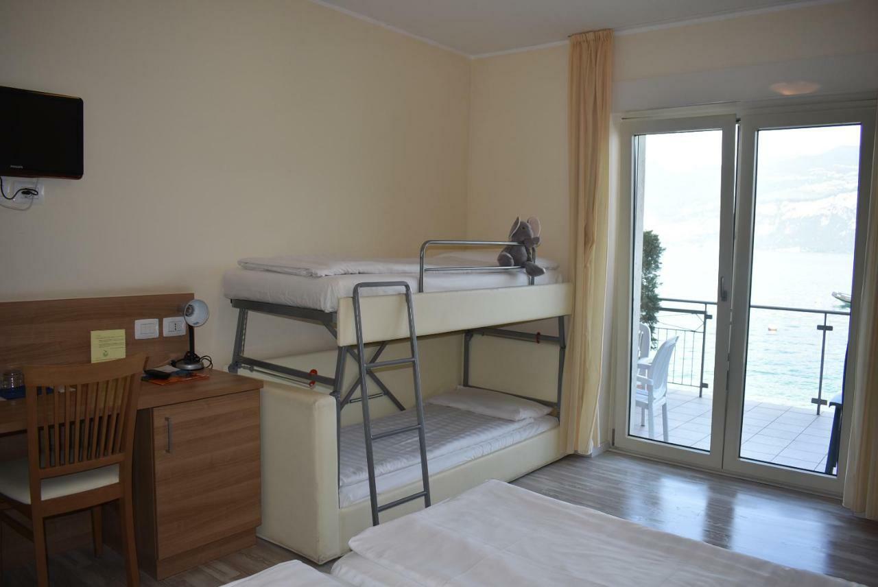 ברנצונה סול גארדה Hotel Garni Vela D'Oro מראה חיצוני תמונה
