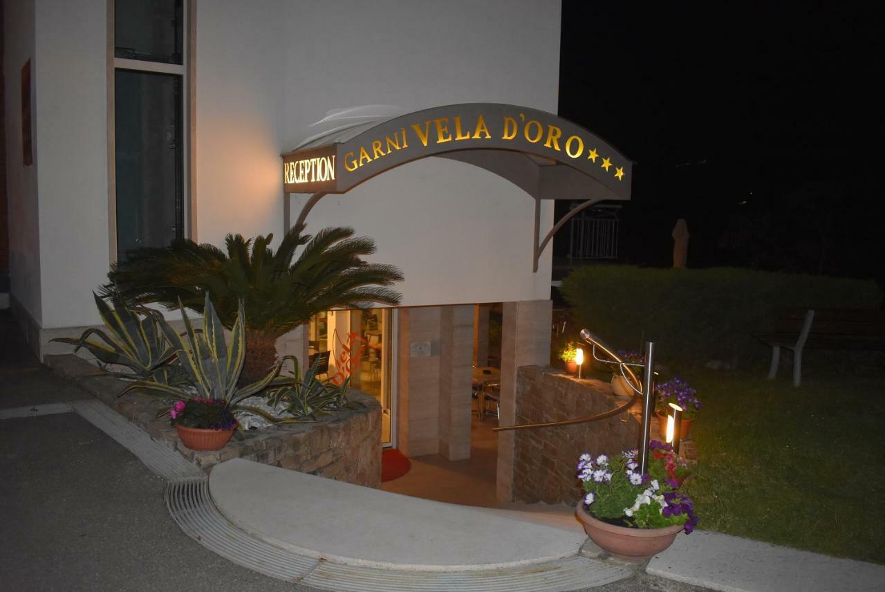 ברנצונה סול גארדה Hotel Garni Vela D'Oro מראה חיצוני תמונה